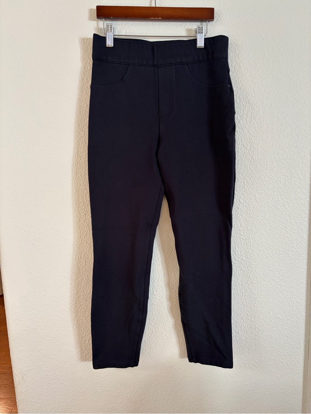 Spanx straight leg ankle pant size small